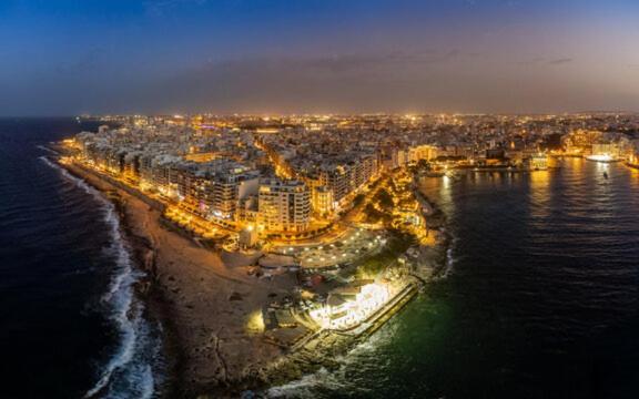 شقة 4br In Prime Location Just Off The Promenade By 360 Estates *